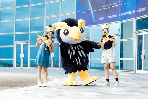 五感體驗深度春日海洋旅程 屏東海生館萌力出擊：變身吧！鸚鸚！