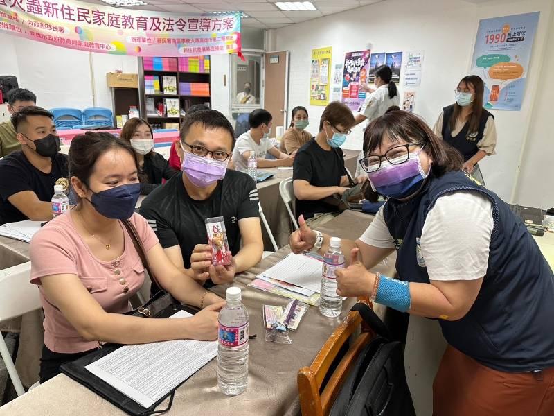 移民署攜手新住民  辦理粽型香包送祝福慶端午 