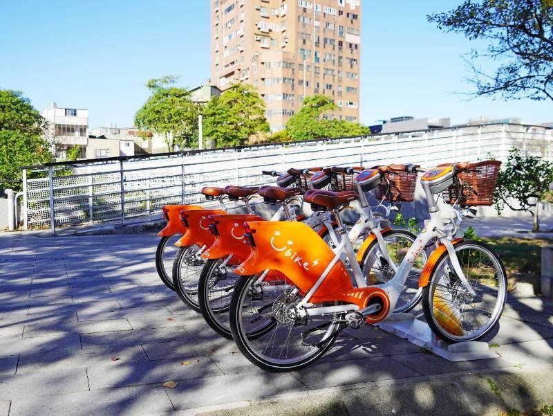 新北維護行人安全 YouBike2.0E禁行人行道