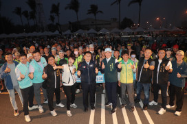 2025臺南全國鐵人三項錦標賽熱血開賽 黃偉哲親鳴笛替選手加油