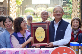 板橋「潤泰新大陸社區」集上百戶住民善心 捐15萬嬰幼兒物資助弱勢