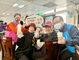 八德榮家x桃市榮服處榮欣志工　美食DIY包潤餅祝福住民長輩清明安康