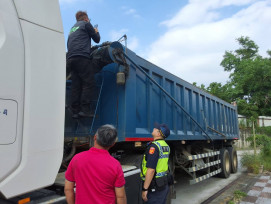 龜山砂石車載運不明土石方　桃園環保局鐵腕扣車展現執法決心