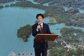 八田與一技師逝世83週年追思紀念會  黃偉哲致贈「八田穗越」稻米盼傳達八田精神