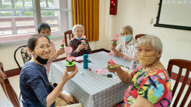 彰化榮家辦母親節手作課程 長輩打造專屬毛根盆栽