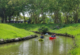 德元埤荷蘭村內河道漫舟啟航，立即體驗異國水道風光