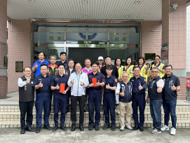 摸黑助尋寶貝民眾讚：像天使 張善政嘉勉員警熱忱精神