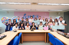 新北市中小學家長會長協會捐贈35萬元 支持小衛星及哨子計畫 守護兒少