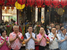 清水祖師得道日 淡水大拜拜熱鬧登場 副市長劉和然率先參拜祈福