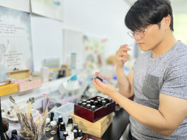 嘉藥二技助力，陳晁嘉在調香領域大放異彩