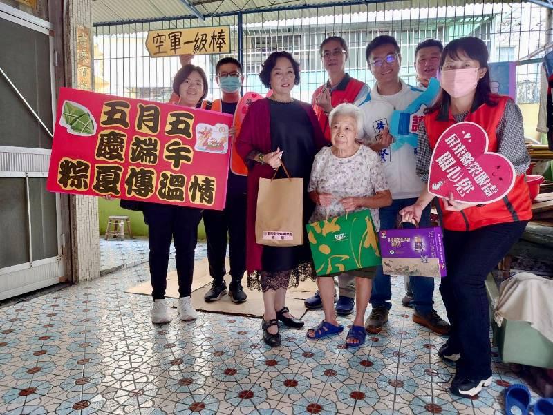五月五慶端午 粽夏傳溫情 榮服處關懷榮民長輩
