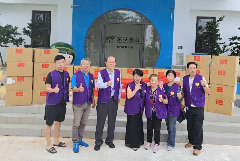 金門家扶感謝快樂志工行善隊李淑睿與志工返鄉 關懷弱勢家庭