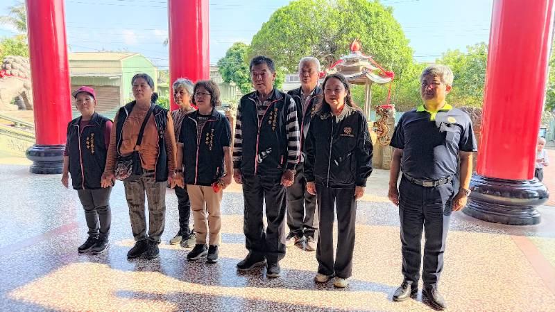 斗南贊天宮感化堂善舉　贈雲榮服物資關懷榮民