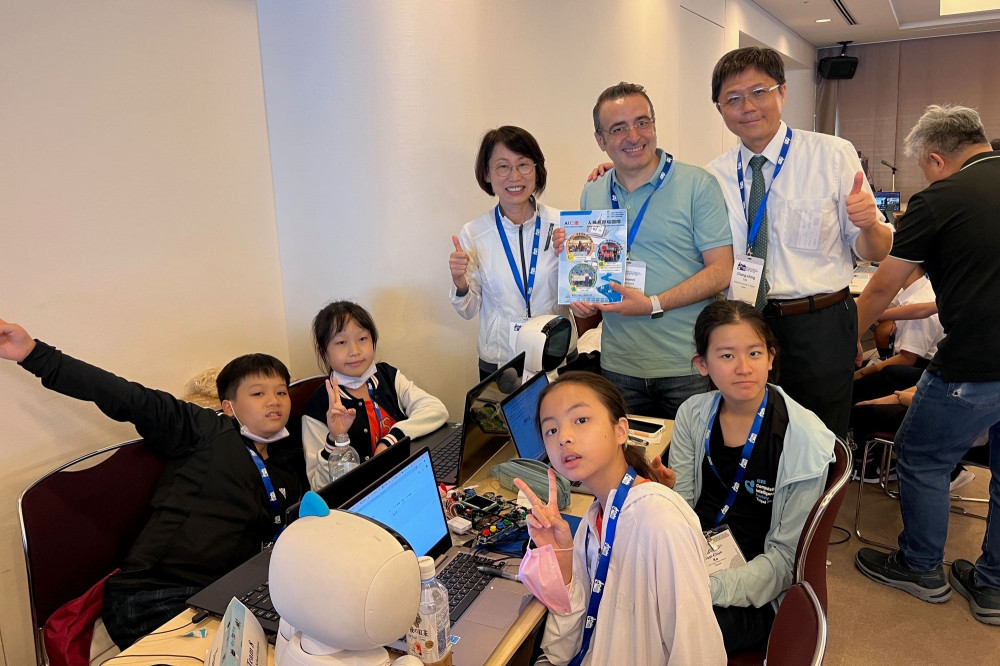 南大團隊海外爭光 臺灣師生揚威IEEE WCCI 2024