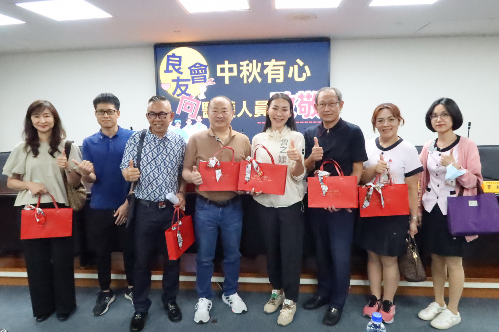 良友會中秋有心 向醫護致敬