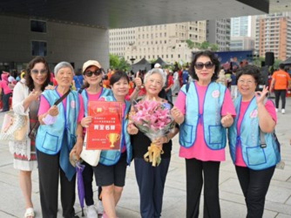 中市表揚據點長者與志工　最高齡長青模範生101歲