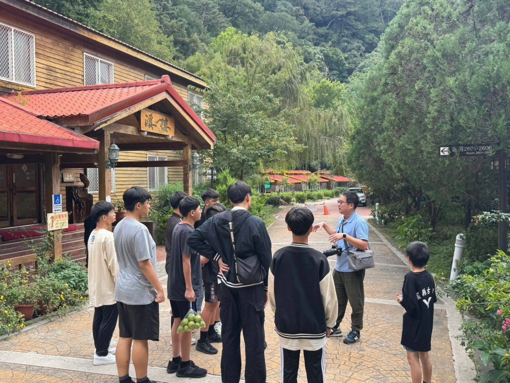 雲林榮家雲彩學園師生　武陵農場體驗生態之美