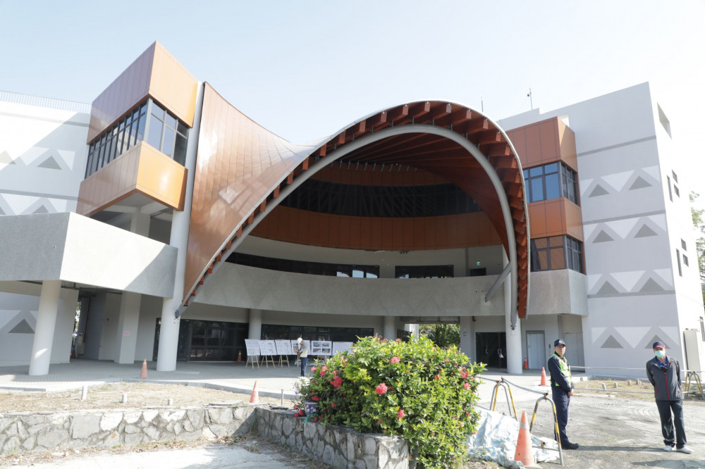 臺南市長黃偉哲視察「Tabe札哈木樂原」原住民創意中心施工  