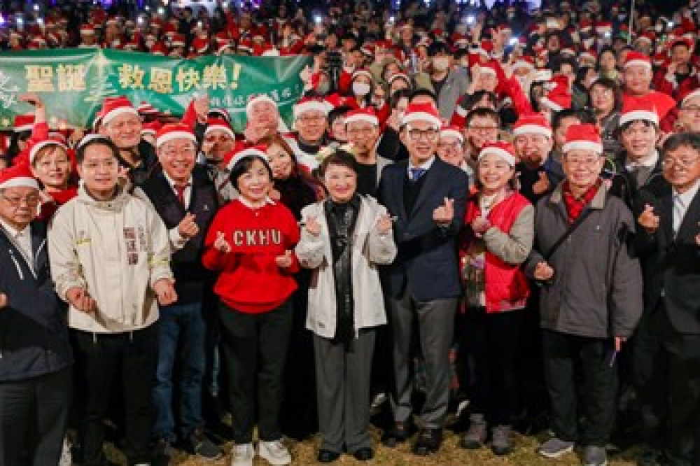 歡慶平安夜！中市千名聖誕老公公齊聚報佳音   盧秀燕祈願台中更幸福宜居