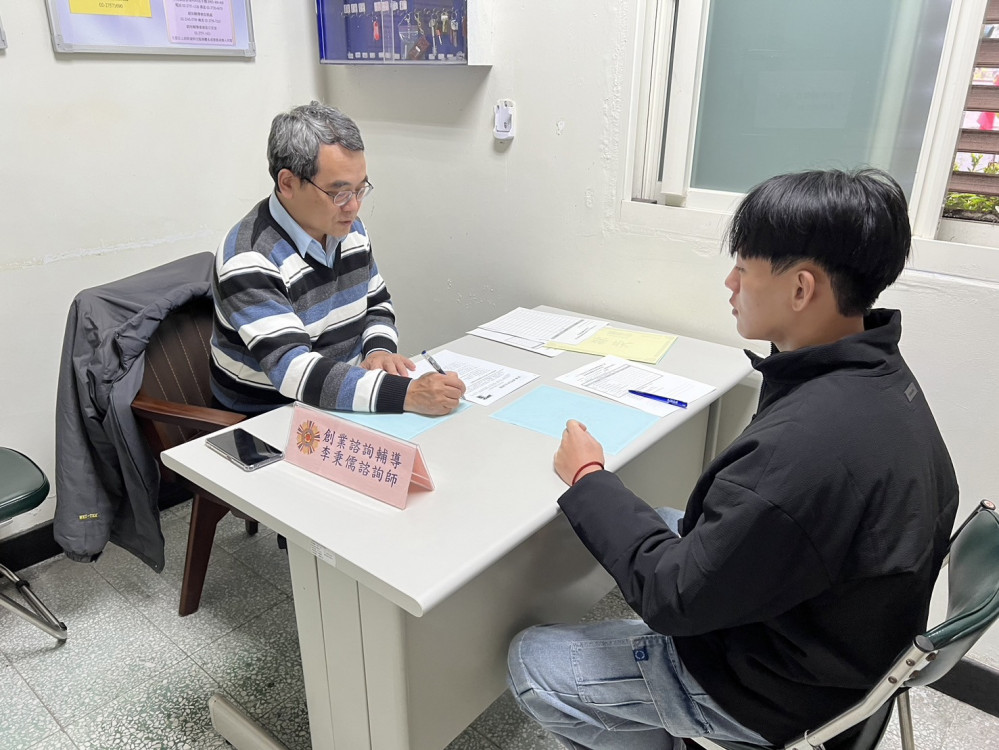 助退除役官兵創業圓夢 宜蘭榮服處辦創業輔導 