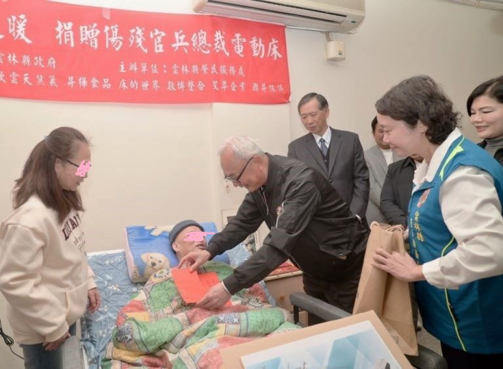 雲林縣榮服處連結公益　寒冬送全癱榮民電動床