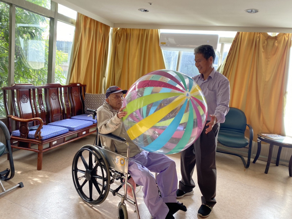 彰化榮家偕埔里分院為生命末期住民返家圓夢  見證珍貴時刻
