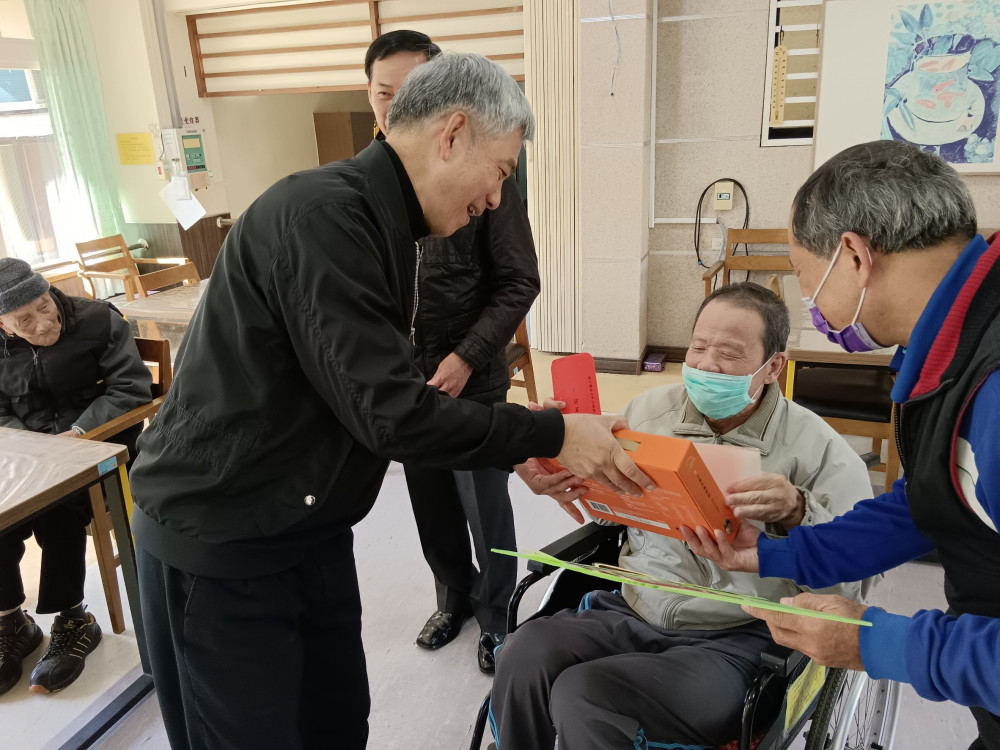 總統府致贈榮家退將住民生日賀卡  祈祝福壽安康