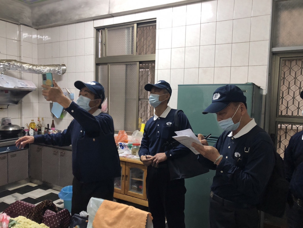 慈濟迅速投入修復協助民眾  黃偉哲表達感謝盼協助民眾及早回歸正常生活