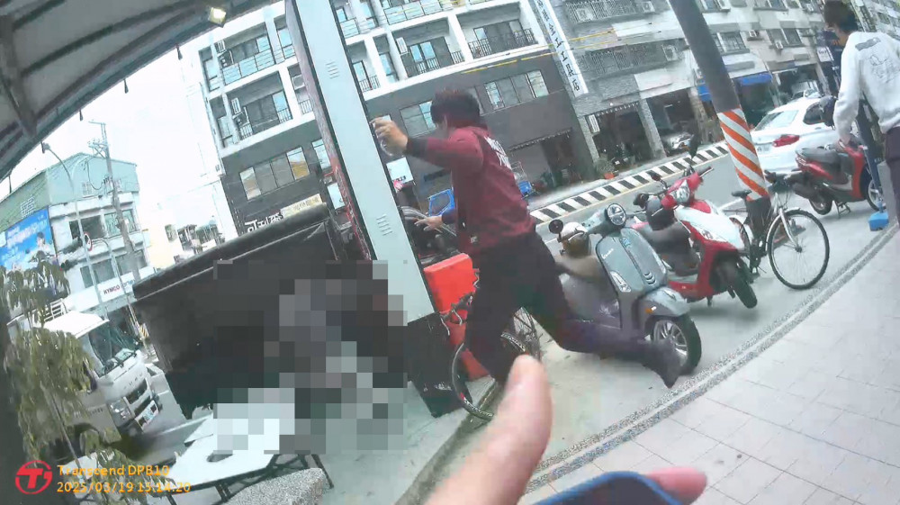 掉鞋狂奔!湖內警緊追逮捕詐欺車手