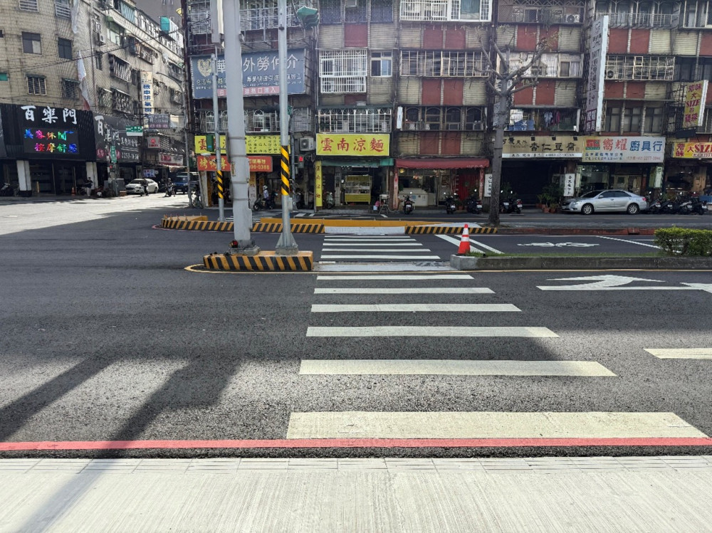 增設行人庇護島、行穿線Z字型退縮 全面守護行人通行安全！