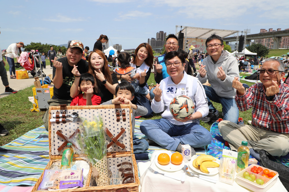 新北家庭野餐日溫馨登場 「一起C.A.R.E.」重拾溫暖陪伴