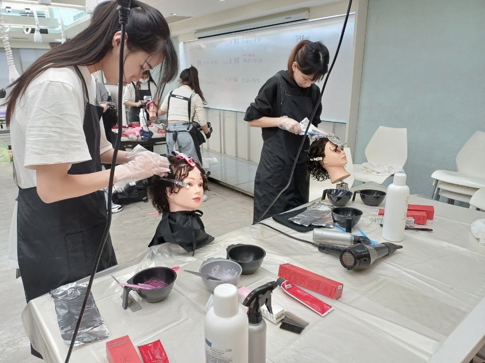 為鼓勵學子向學並減輕家庭負擔 新北市高中以上千萬獎學金即日起開放申請 預計補助780名學子
