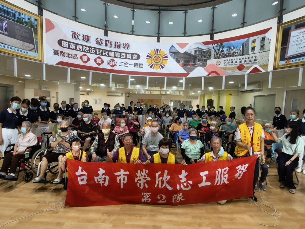 慈濟淨心浴佛節 關懷臺南榮家住民同霑法喜