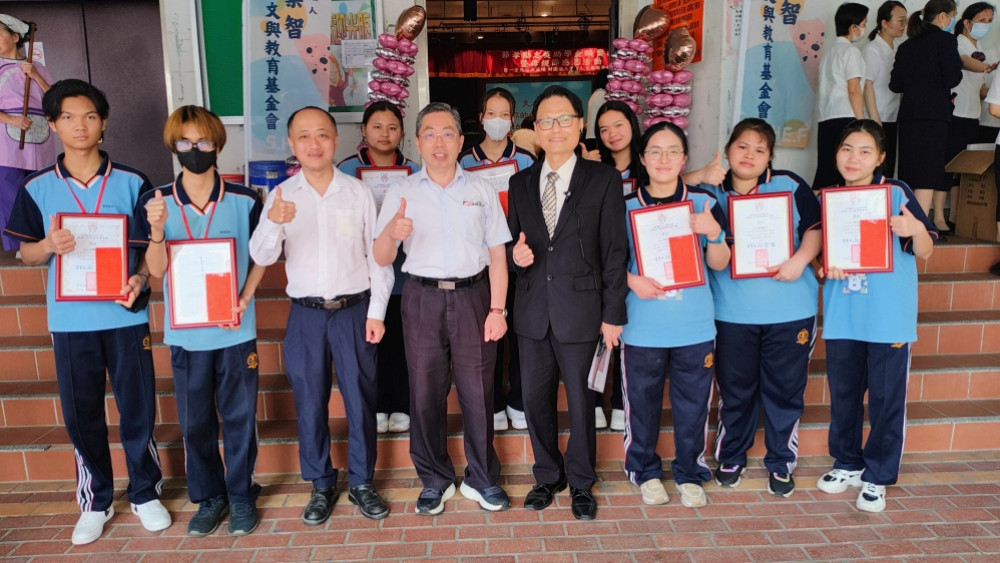 崇智基金會114年獎學金頒獎　歡慶母親節弘揚孝道逾五百人共襄盛舉