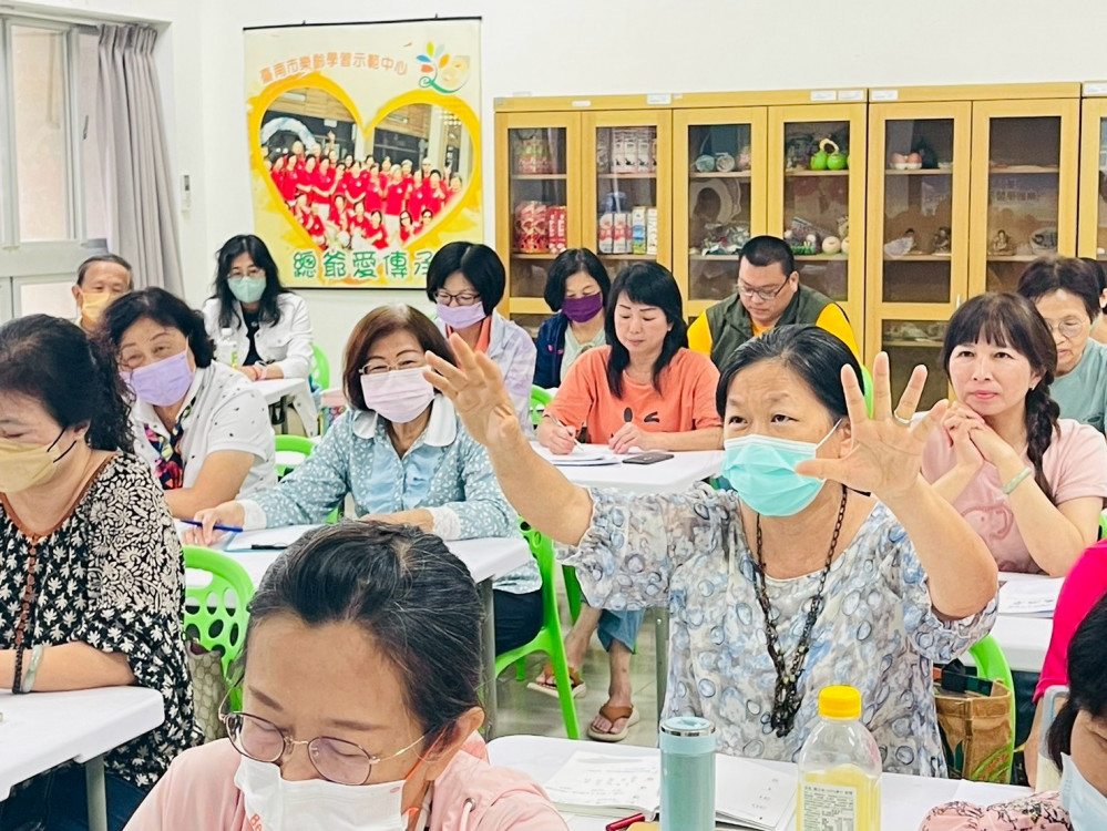 打造最強樂齡講師團 臺南推動講師回訓升級教學力
