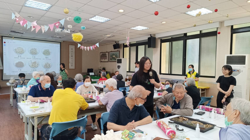 中彰榮家聯結彰師大療育工作坊 手作艾草香枕助舒眠