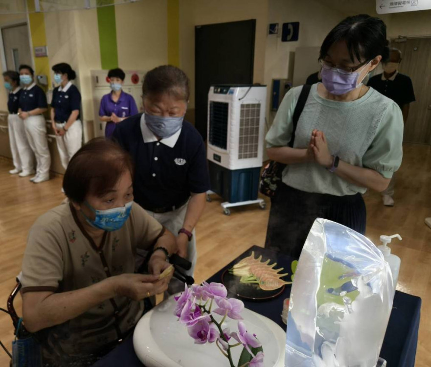 慈濟淨心浴佛節 關懷臺南榮家住民同霑法喜