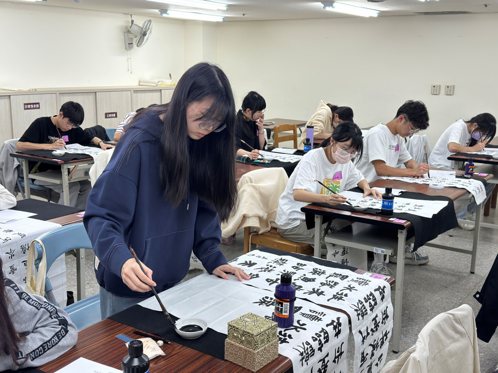 大墩盃學生書法比賽得獎名單揭曉  臺中文學獎作品入題考驗小書法家功力