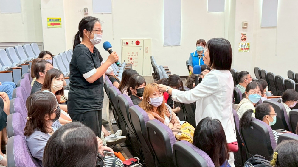 南市家庭教育中心響應國際家庭日 愛從家出發 打造滑世代的親子關係