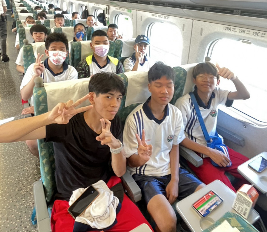 高鐵台南站讓啟聰師生圓夢  寓教於樂臺北行