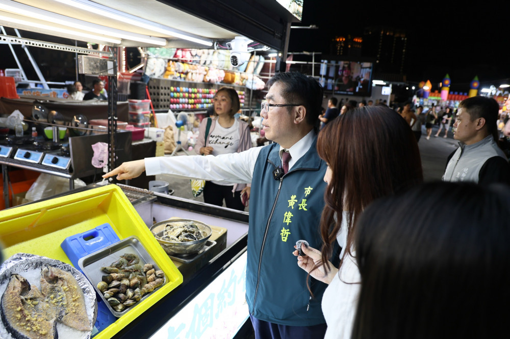 臺南市長黃偉哲開箱夜市台灣鯛　從國宴到夜市驚豔日本網紅