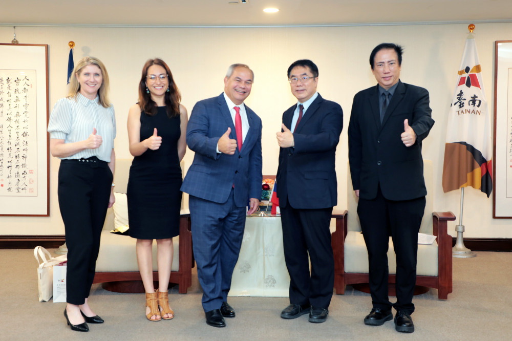 澳洲黃金海岸市蒞訪台南 市長黃偉哲贈市鑰紀念逾四十載黃金情誼