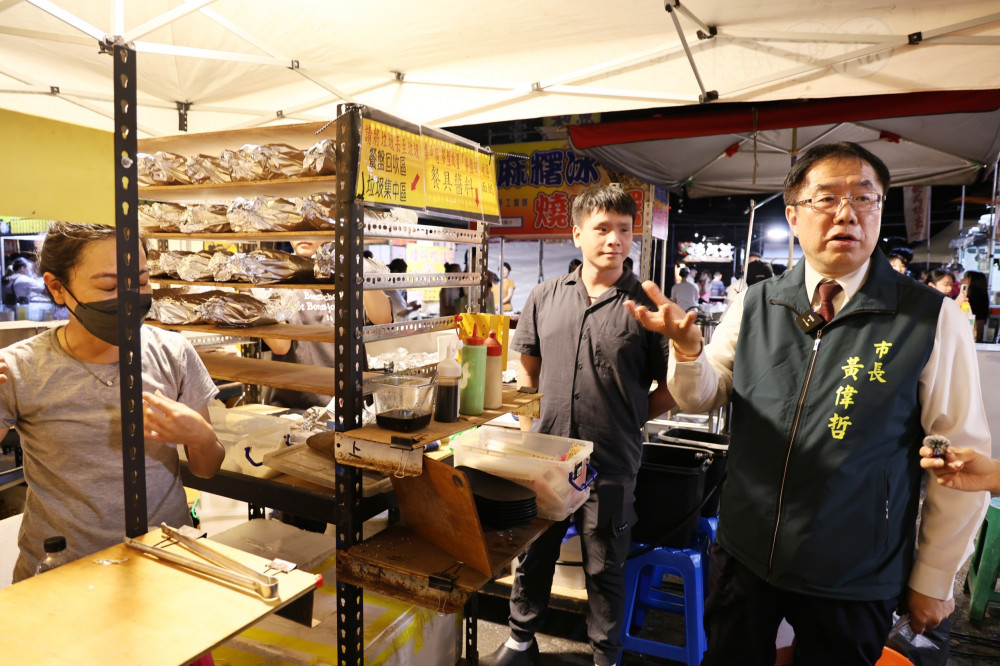 臺南市長黃偉哲開箱夜市台灣鯛　從國宴到夜市驚豔日本網紅