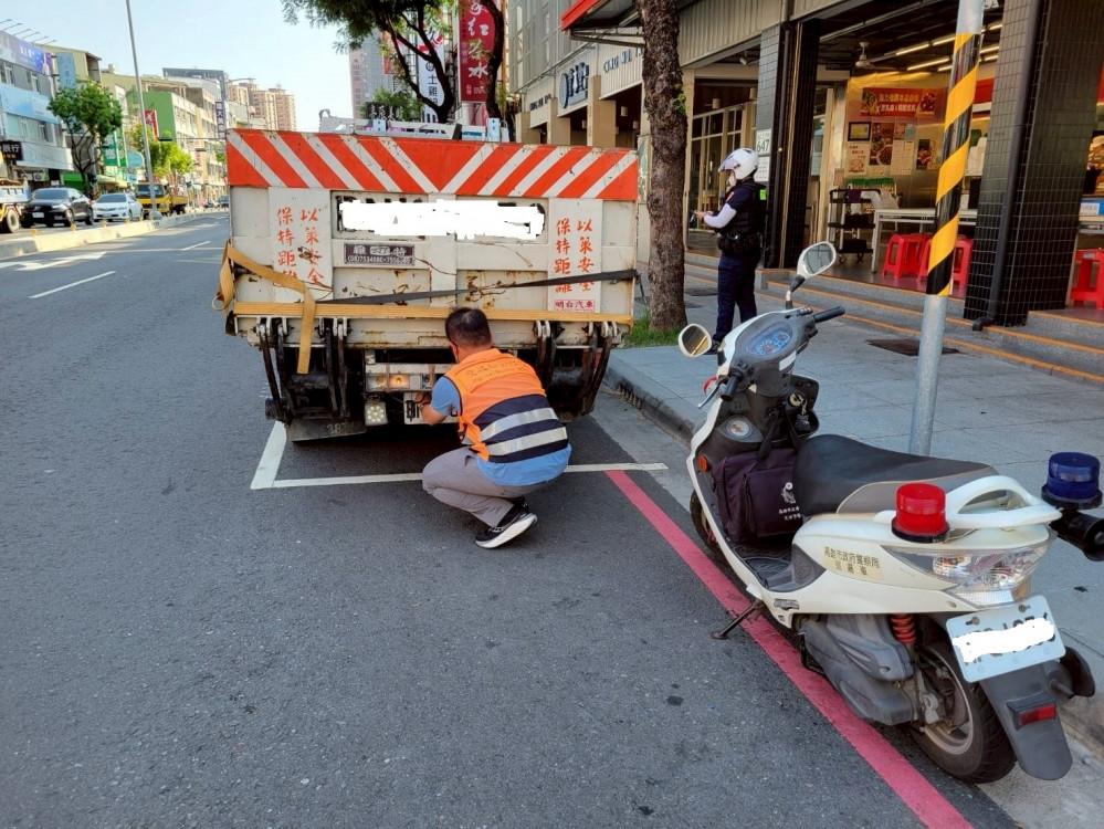 高雄市區監理所跨部門合作  5個月查獲逾百輛汽車註銷牌照!