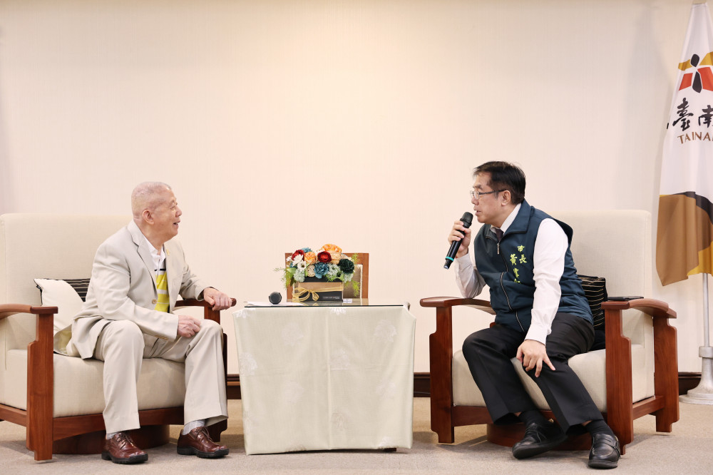 南市府市政顧問徐修齊再捐400萬！累計千萬助弱勢 黃偉哲感謝長期熱心公益
