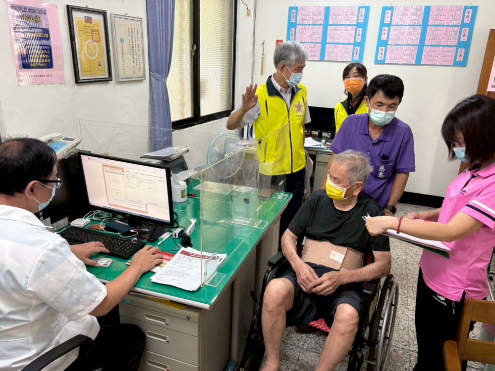 中彰榮家辦COVID-19疫苗注射追加 提升長輩健康保護力