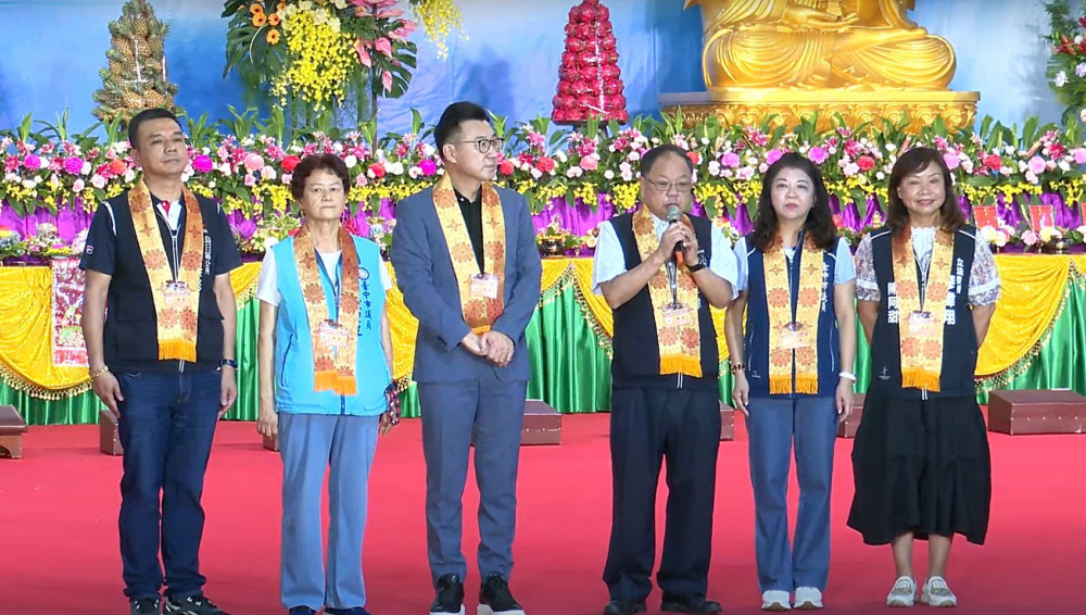 中區全國供佛齋僧法會近2萬人齊聚祈福    民政局長吳世瑋感謝弘揚孝道凝聚善念