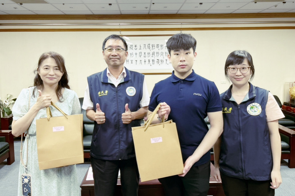 陽明交大博士生許汯洧榮獲總統教育獎　移民署新竹站：新住民子女典範