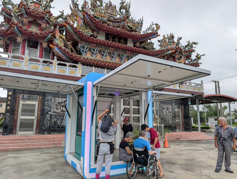 台南鹽水區颱風後缺電，市府民間協力設充電站