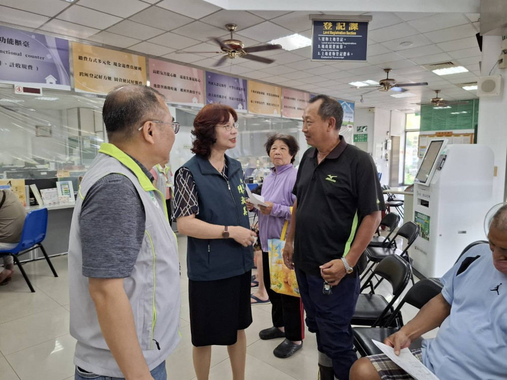 丹娜絲颱風致農損 台南地所加開窗口助農民申請謄本